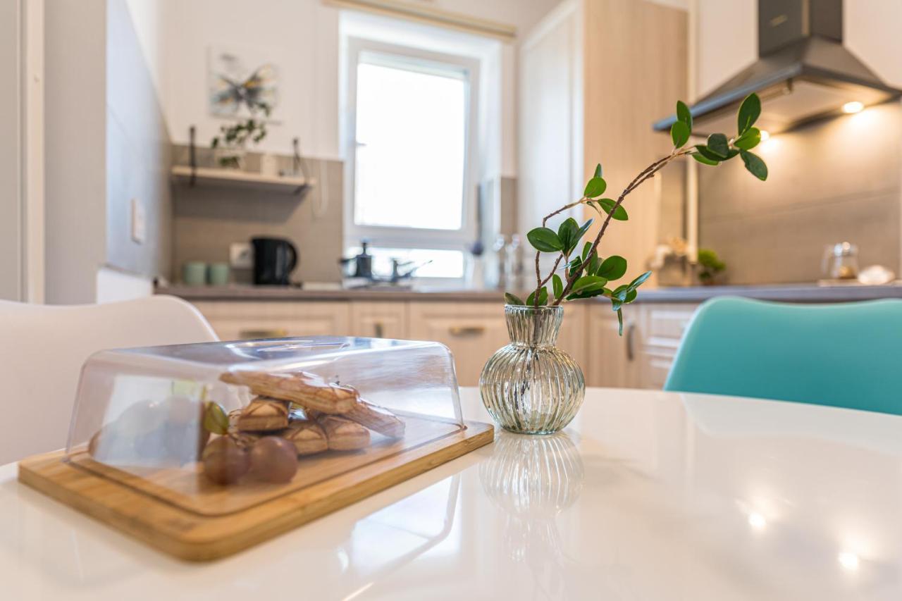Rentforcomfort Apartment Ella 2 브라쇼브 외부 사진