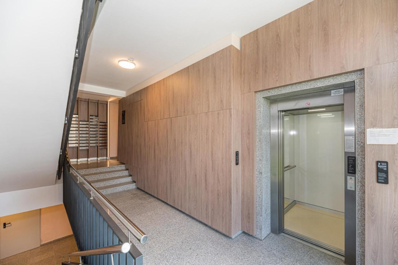 Rentforcomfort Apartment Ella 2 브라쇼브 외부 사진